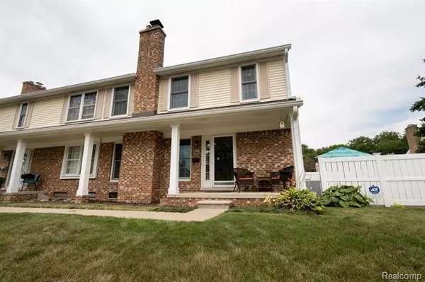 21358 E GLEN HAVEN CIR, Northville, MI 48167