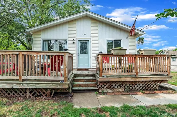 560 MCMUNN ST, South Lyon, MI 48178