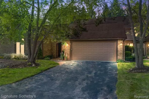 30315 OAKVIEW Way, Bingham Farms Vlg, MI 48025