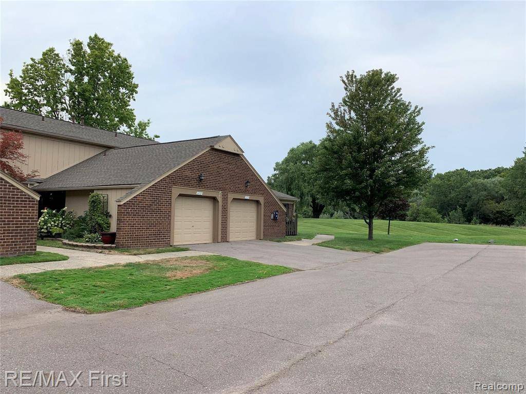 31723 FOREST LN, Warren, MI 48093