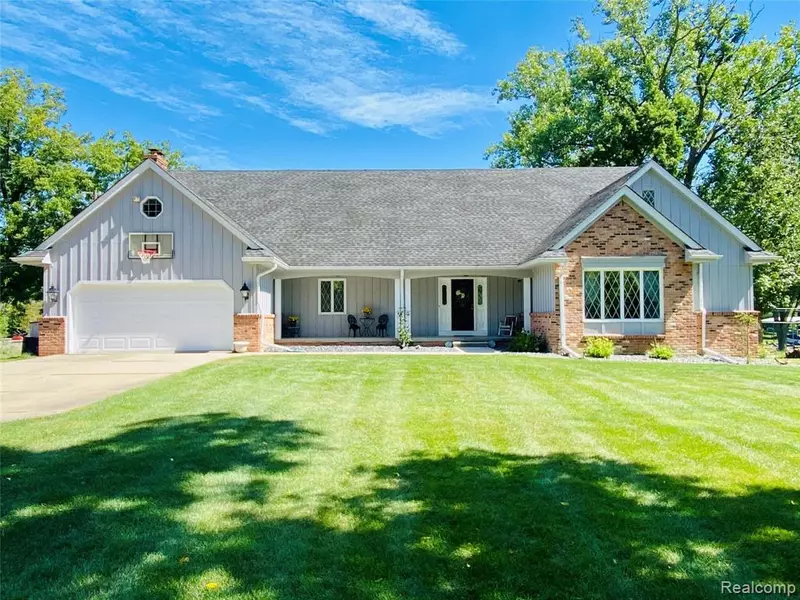 20265 THOROFARE RD, Grosse Ile Twp, MI 48138