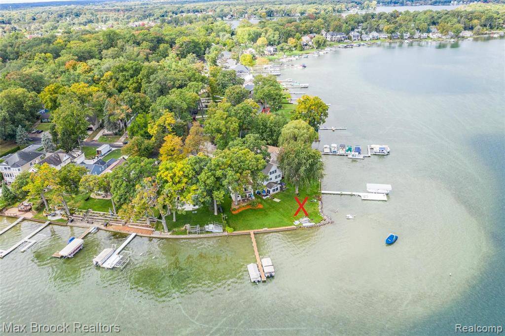 7900 FLAGSTAFF ST, West Bloomfield Twp, MI 48382