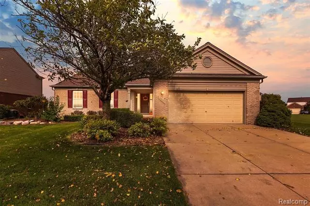 4052 Sherwood CIR, Canton, MI 48188