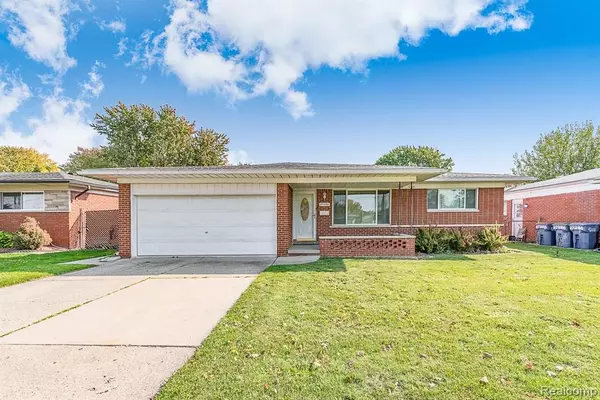 27358 NEWPORT DR, Warren, MI 48088