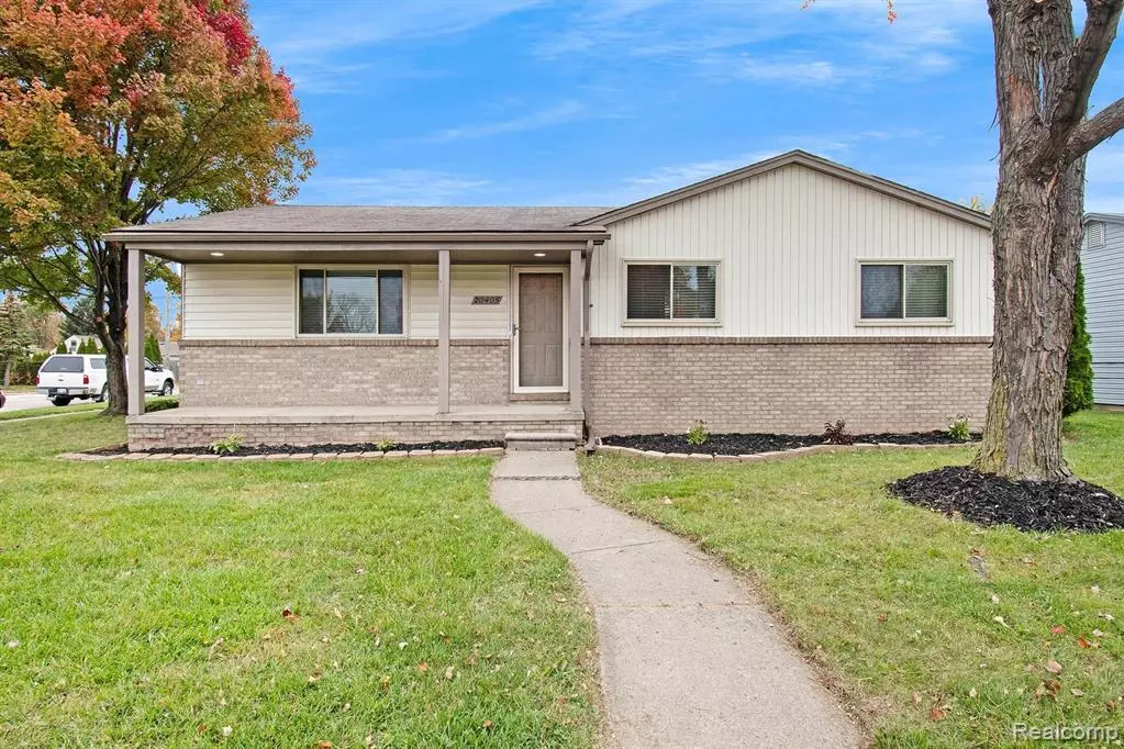 Clinton Twp, MI 48035,20405 LITTLE ACRES DR