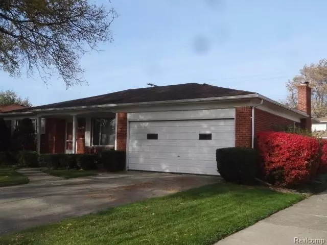 8187 BUSCH, Center Line, MI 48015