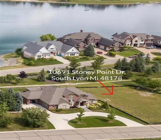 10691 Stoney Point Drive, Green Oak Twp, MI 48178