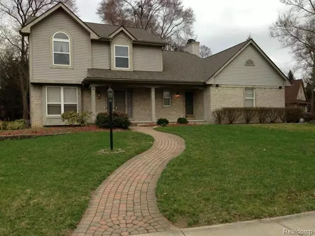 2993 Greenwoods Court, West Bloomfield, MI 48324