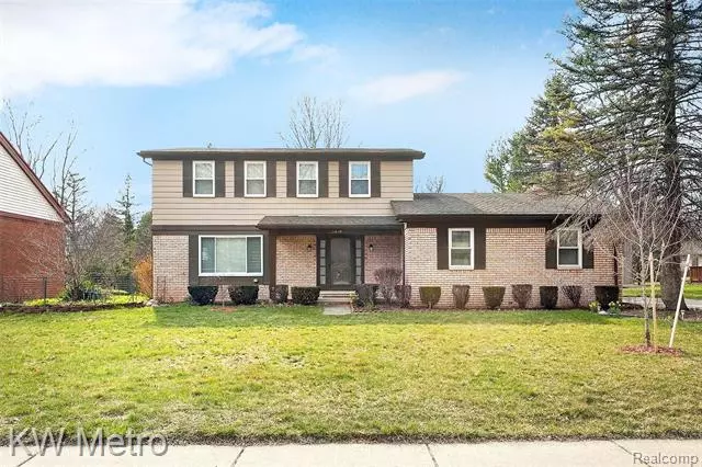 5439 FALMOUTH Drive, Troy, MI 48085