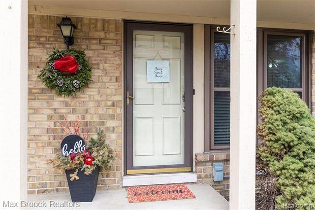 8689 FOREST Court Bldg#: 8, Warren, MI 48093