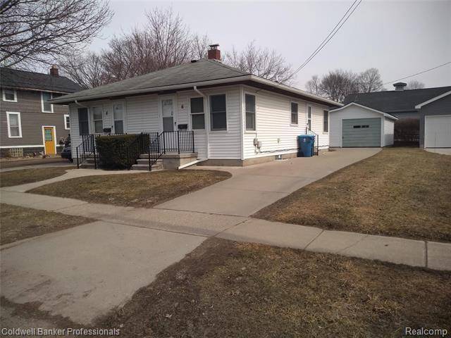 6 PLEASANT Street, Oxford Vlg, MI 48371