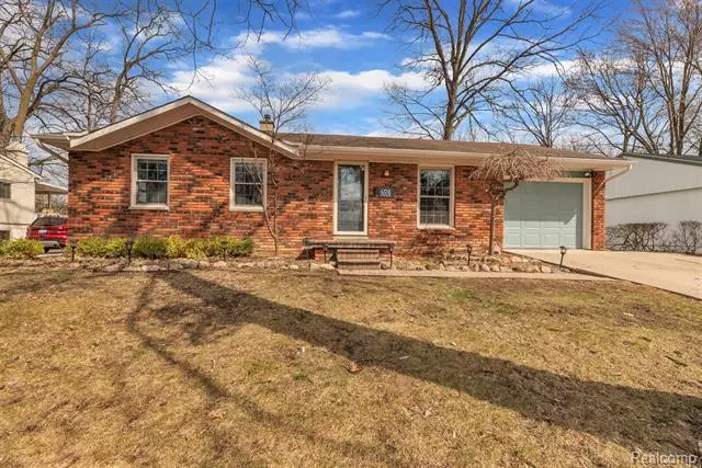 South Lyon, MI 48178,608 LYON Boulevard