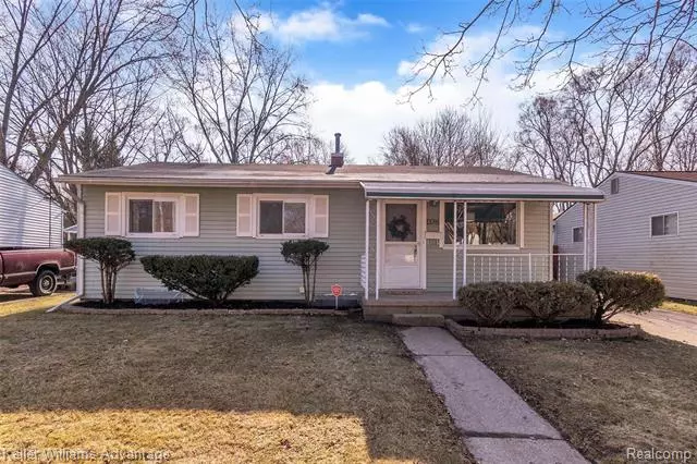 1376 RAMBLING Road, Ypsilanti, MI 48198