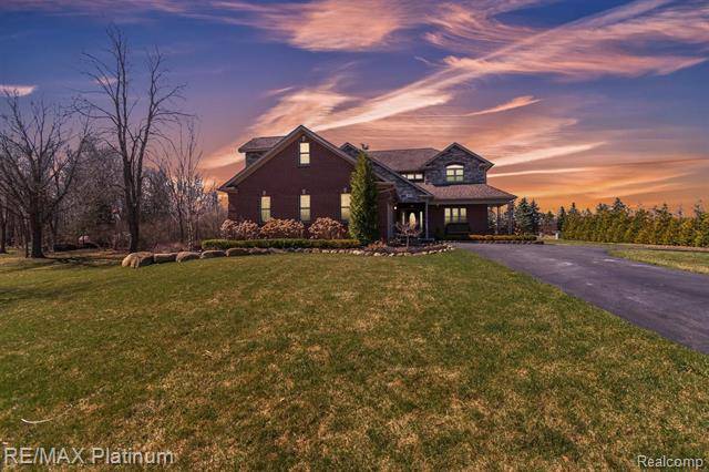 165 LAKE PINES Drive, Hartland Twp, MI 48114