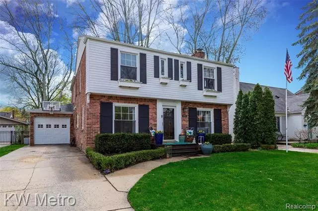 10751 HART Avenue, Huntington Woods, MI 48070