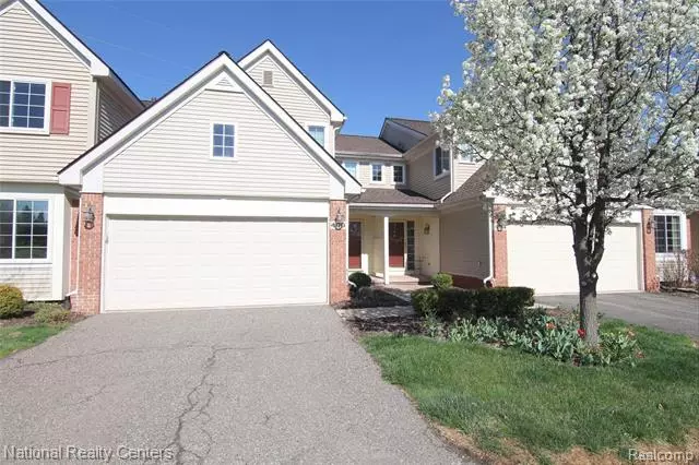 496 LILLY VIEW Court 98, Howell, MI 48843