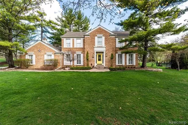 1456 CHESTNUT Lane, Rochester Hills, MI 48309