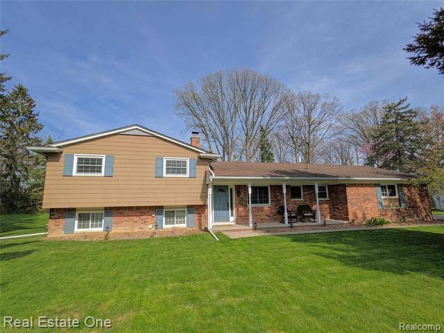 6768 FREDMOOR Drive, Troy, MI 48098