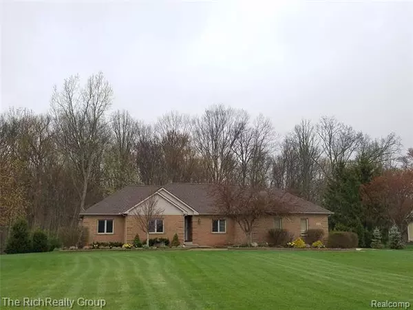 South Lyon, MI 48178,6863 SUNSET Drive