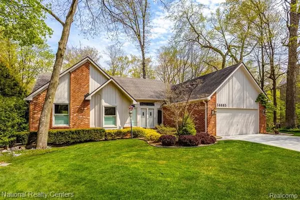 38885 Cheshire Drive, Farmington Hills, MI 48167