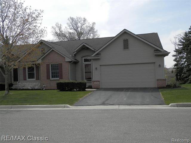 885 PERSIMMON DR Drive 13, Brighton, MI 48116