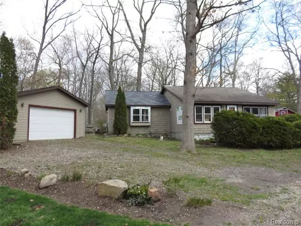 6533 Woodland Road, Whitmore Lake, MI 48189