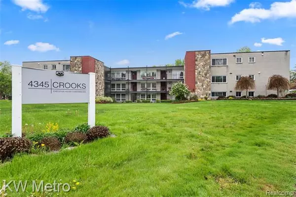 4345 CROOKS RD APT 23, Royal Oak, MI 48073