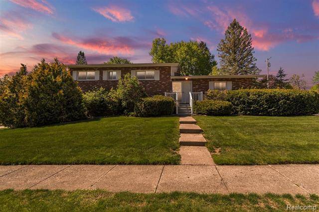 209 DEBRA Lane, Northville, MI 48167