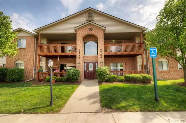 9747 WILDFLOWER Court Bldg#: 10 3, Van Buren Twp, MI 48111