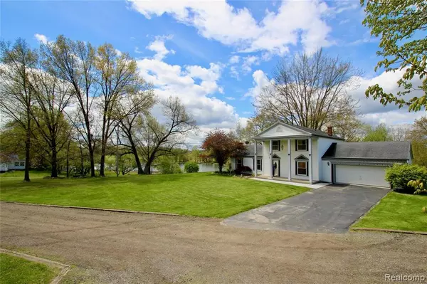 11520 BEACH Drive, Holly Twp, MI 48442