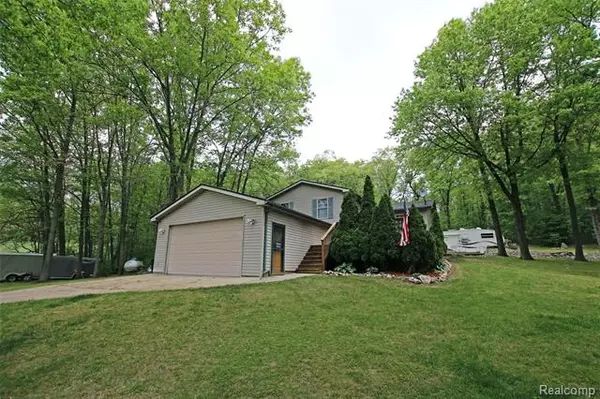 5830 OAK HILL Road, Ortonville, MI 48462