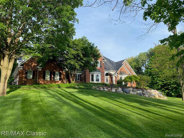 8650 N RIDGE Road, Canton Twp, MI 48187