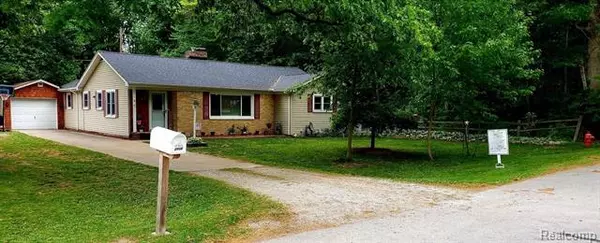 Port Huron Twp, MI 48060,2906 PINEWOOD Drive