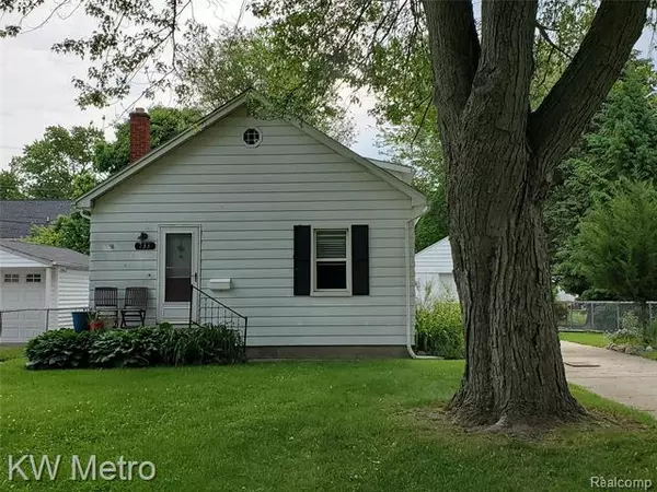 733 S BYWOOD Avenue, Clawson, MI 48017