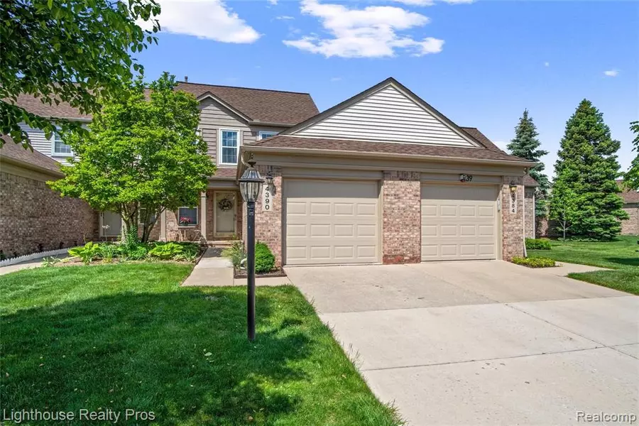 4390 HUNTERS Circle E, Canton, MI 48188