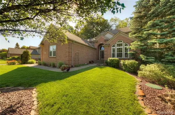 60633 S LYON Trail, Lyon Twp, MI 48178