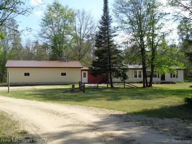 360 E PIONEER Road, South Branch Twp, MI 48653