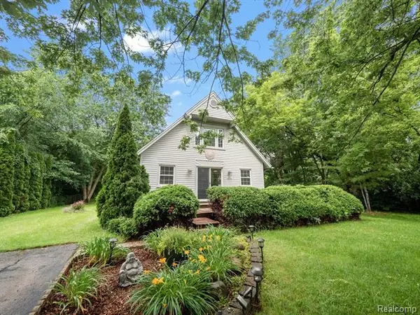 3392 GRANT Road, Rochester Hills, MI 48309