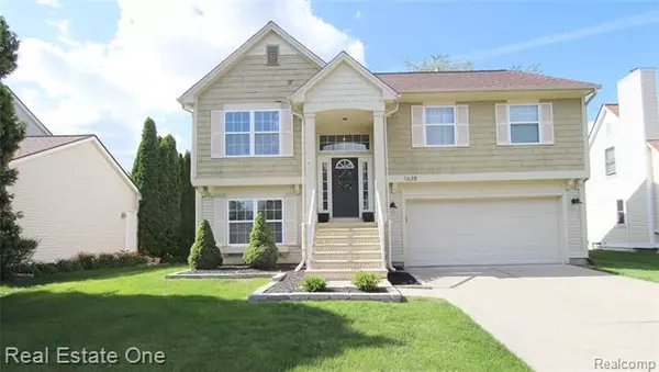 1638 NORTON CREEK Boulevard, Wixom, MI 48393