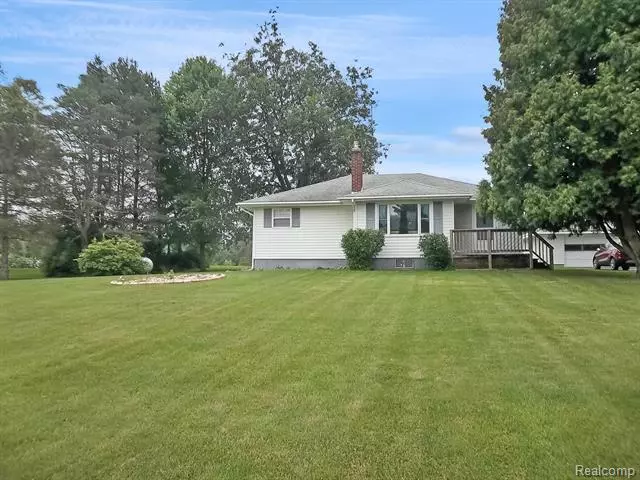 11322 Lake Road, Otisville, MI 48463