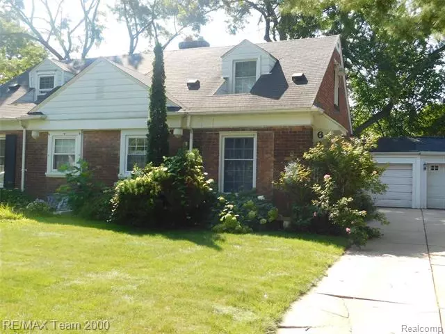 6 BENNINGTON LANE, Dearborn, MI 48120