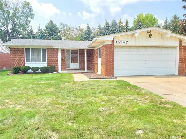 15237 KNOLSON Street, Livonia, MI 48154