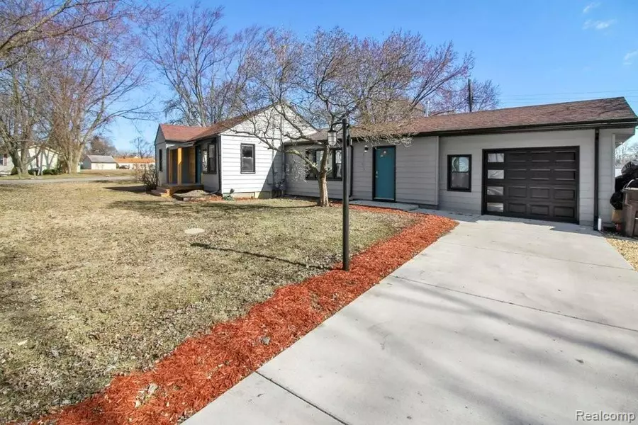 3105 GLENDALE Street, Frenchtown Twp, MI 48162