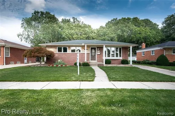 5952 ROCKLAND Court, Dearborn Heights, MI 48127