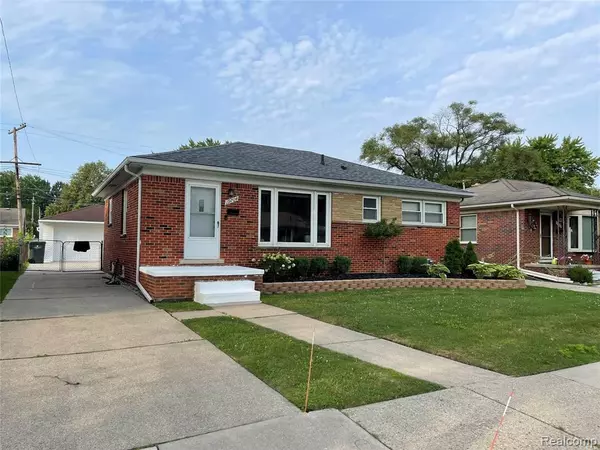 19704 CALIFORNIA Street, St. Clair Shores, MI 48080