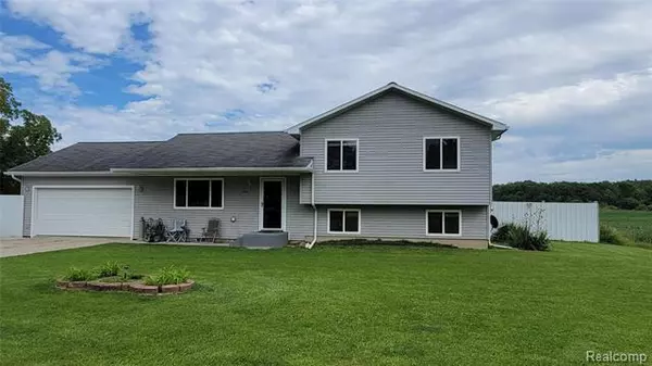 8166 N BRAY Road, Mt. Morris, MI 48458