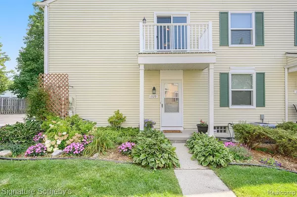 Walled Lake, MI 48390,1529 MARINER Drive