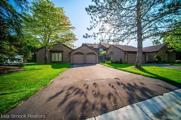 30775 RIVER CROSSING Street, Bingham Farms, MI 48025