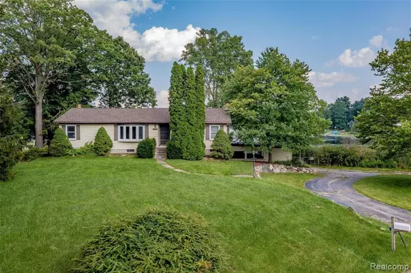 3405 LAKEVIEW Drive, Brandon Twp, MI 48462