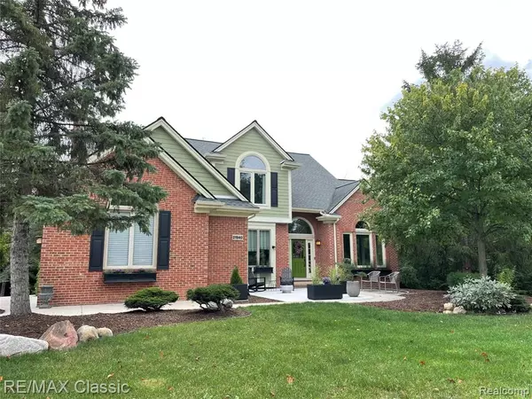 21940 BARCLAY Drive, Novi, MI 48374